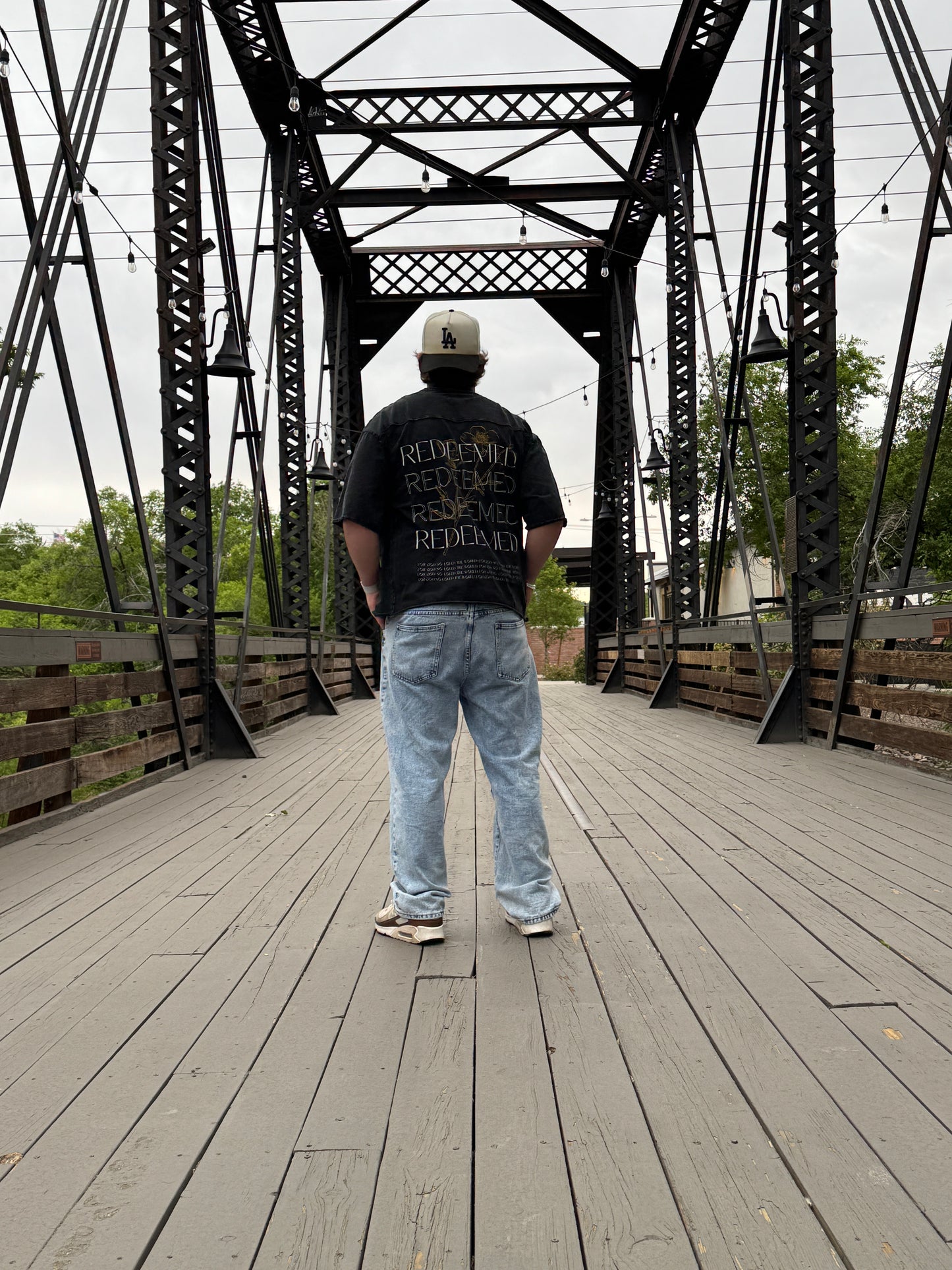 Raw Edge Snow Washed Flora REBOOT